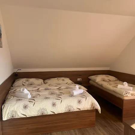 Lipka Apartment *